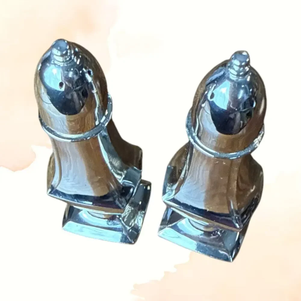 Oneida Chippendale Silverplate Salt & Pepper Shakers Japan Tarnish Resistant